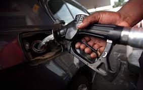 Tanganyika : un litre du carburant passe de  4000 à 15 000 FC à Manono